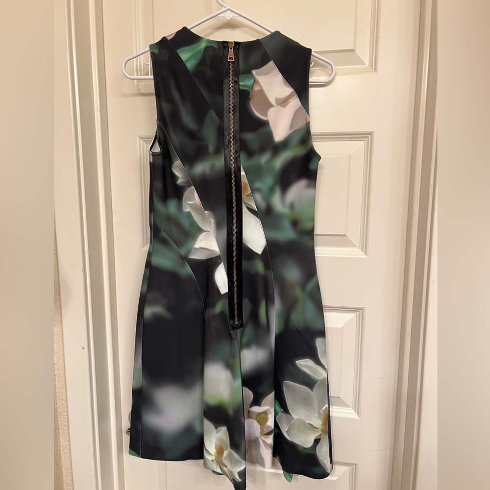 Ted Baker Maggnie Floral Print Neoprene Skater Dress, Women's Size 2 - Picture 5 of 7